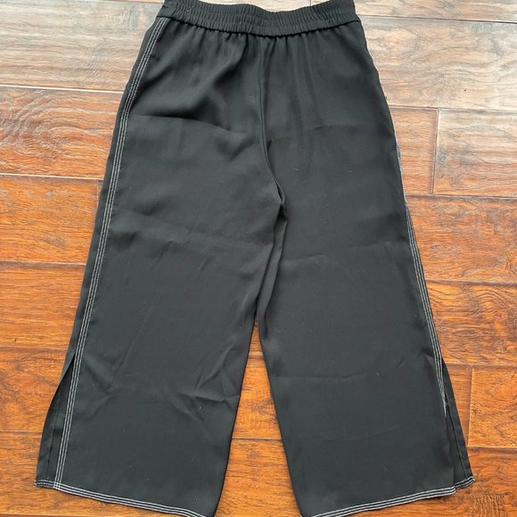 Dex Wide Leg Cropped Pants with side slits - Picture 5 of 5